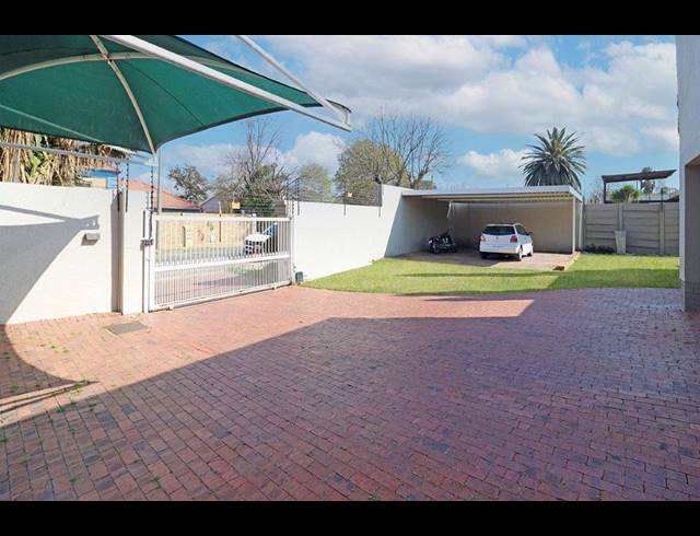 3 BEDROOM HOUSE FOR SALE IN EASTLEIGH RIDGE